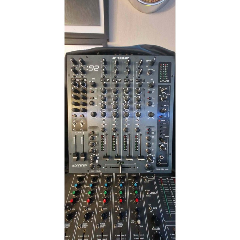 Allen and Heath xone 92 - Garantie 20 mois