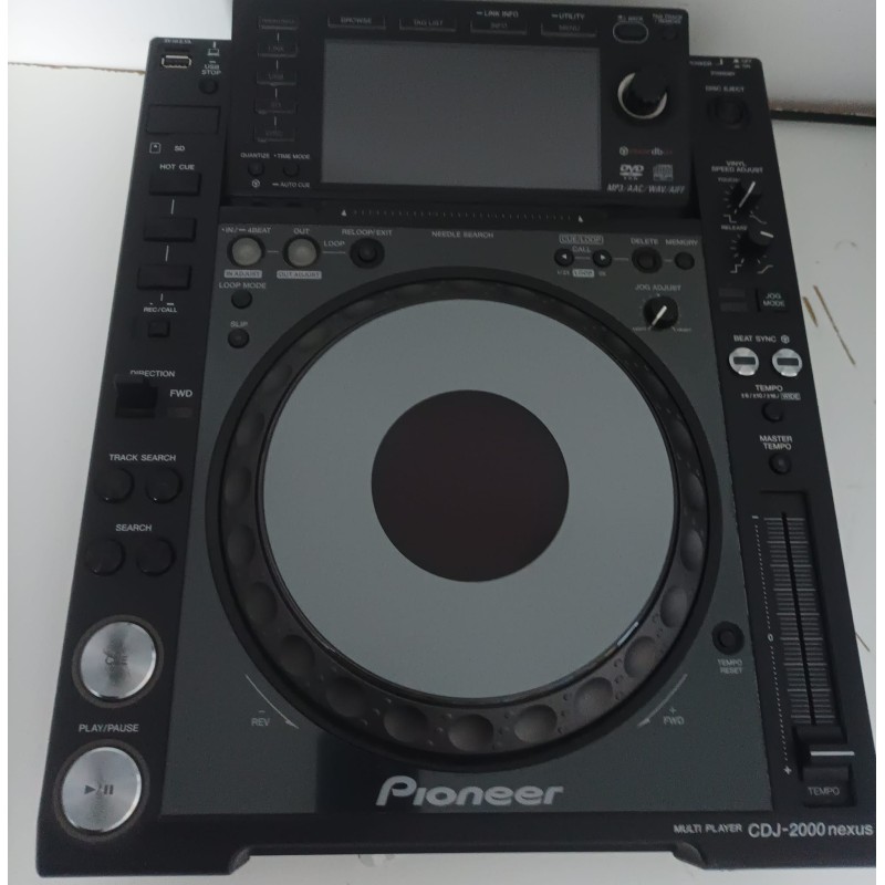 LOT DE 2 PLATINES PIONEER CDJ 2000 NEXUS avec flight case individuel