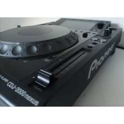 LOT DE 2 PLATINES PIONEER CDJ 2000 NEXUS avec flight case individuel