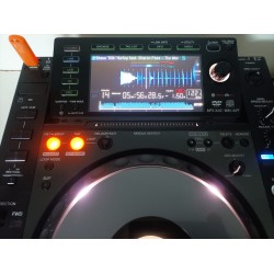 LOT DE 2 PLATINES PIONEER CDJ 2000 NEXUS avec flight case individuel