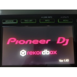 LOT DE 2 PLATINES PIONEER CDJ 2000 NEXUS avec flight case individuel