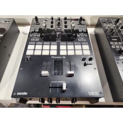 Pioneer djm s7 avec housse...